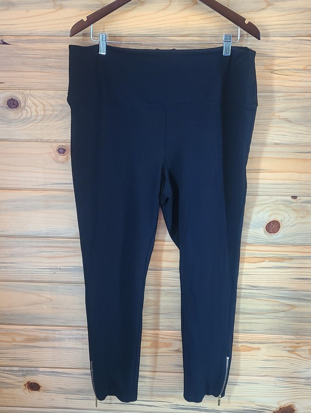 IMAN Women's Black Zippered Leggings Size 1X